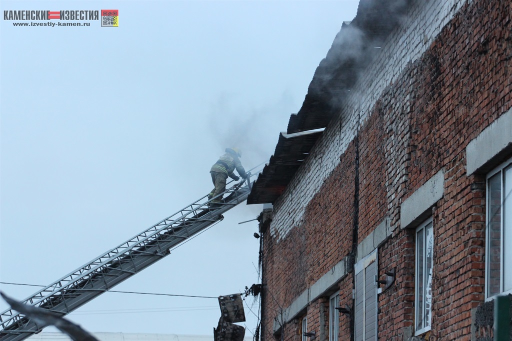 Пожар СТО на Каменской (1)